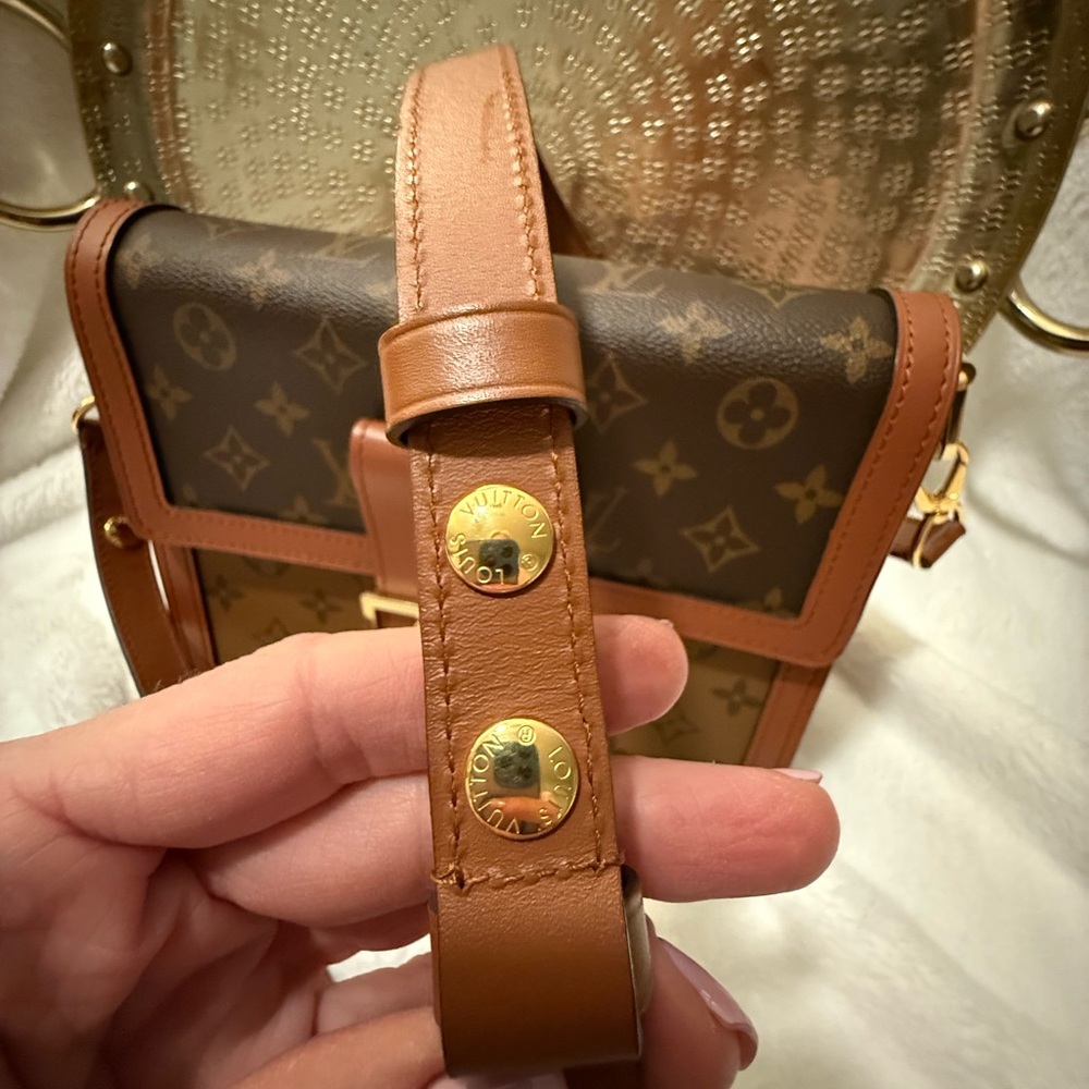 Louis Vuitton EUC Dauphine MM Reverse Monogram 2-Way Shoulder Bag - Picture 5 of 6